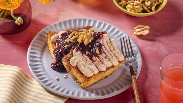 Ballı Ceviz Ezmeli Tost, Hurmalı ve Cevizli Krema ile