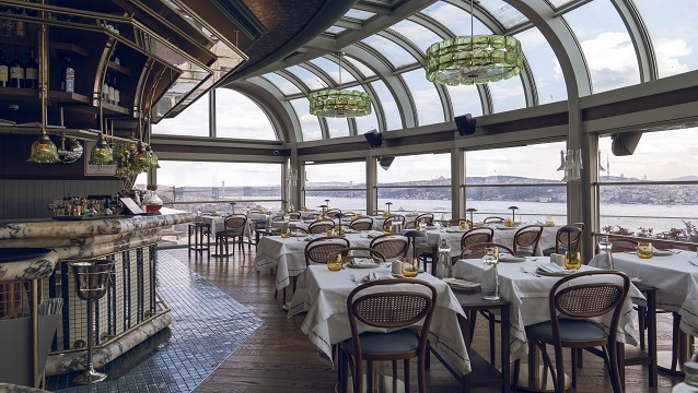 Boğaz’a karşı gün batımı keyfi: mesai’de akşam başka güzel