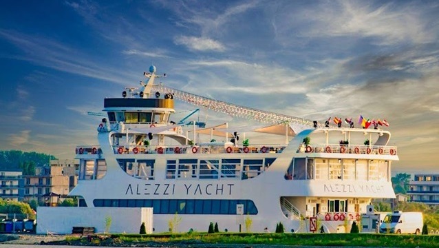 Boğazın yeni eğlencesi, Alezzi Yacht