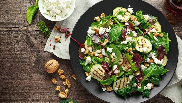 Dışarıda salata tüketirken bu detaya dikkat!