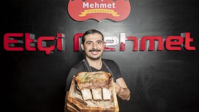 Etçi Mehmet, İngiltere