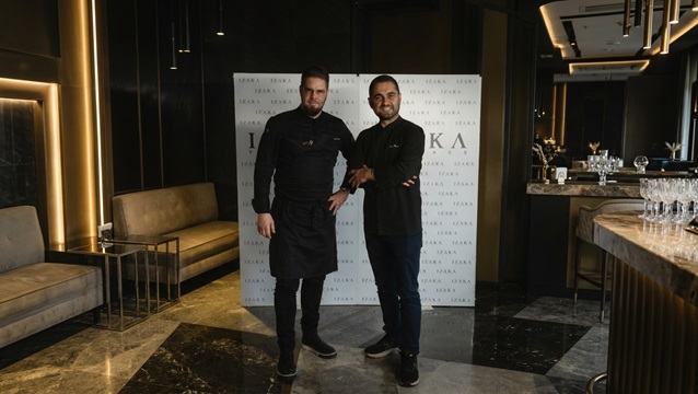 Izaka Terrace’ta iki şeften ortak imza