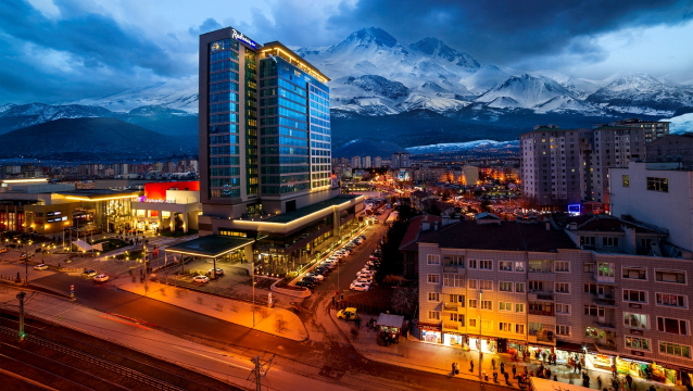 Radisson Blu Hotel Kayseri, dünya standartlarında hijyen önlemleriyle hizmetlerine devam ediyor 