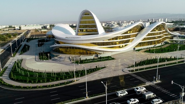 Rönesans, Türkmenistan’ın ilk çok amaçlı  otel ve iş merkezi projesini inşa etti