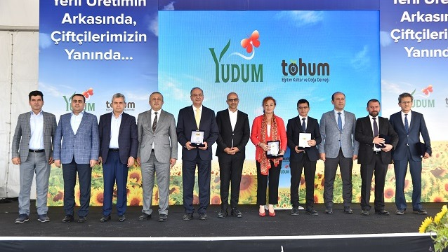 Yerel ayçiçeği tohumu geliştirilmesinde dönüm noktası olan projede ilk hasat yapıldı 